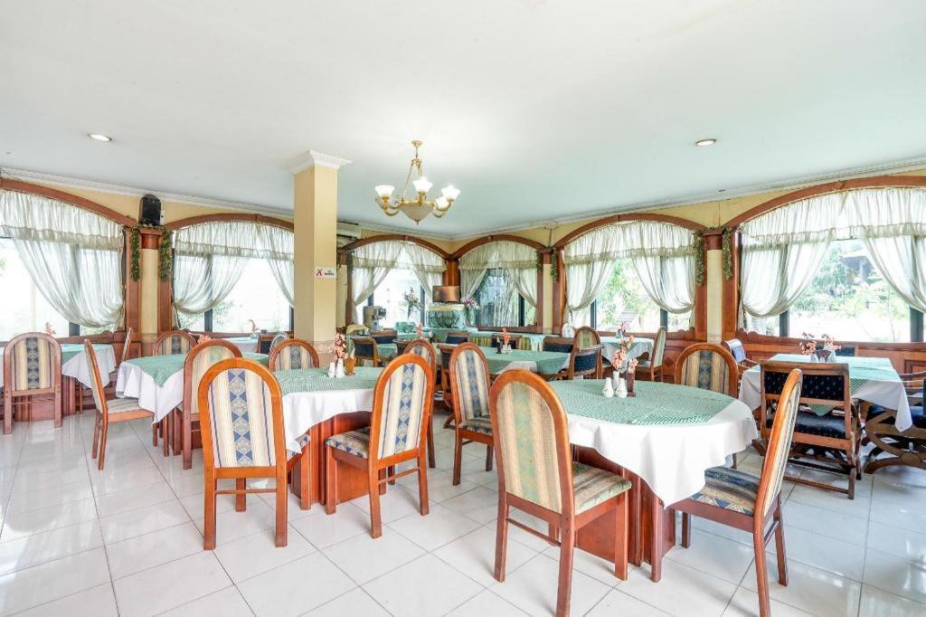 Istana Permata Juanda Otel Sawotratap Dış mekan fotoğraf