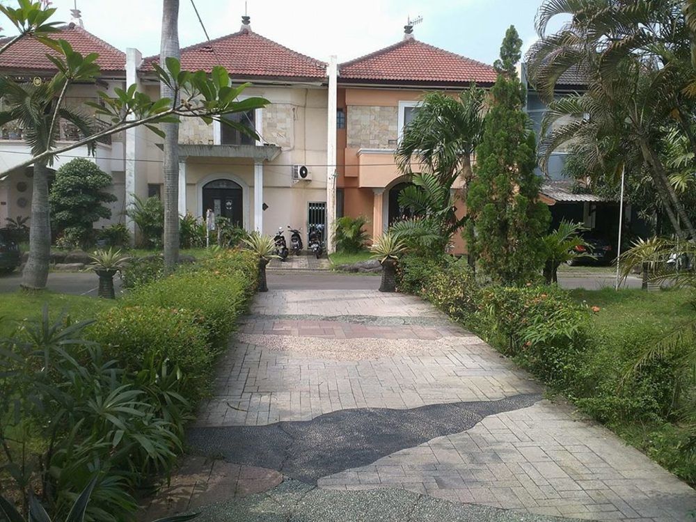 Istana Permata Juanda Otel Sawotratap Dış mekan fotoğraf