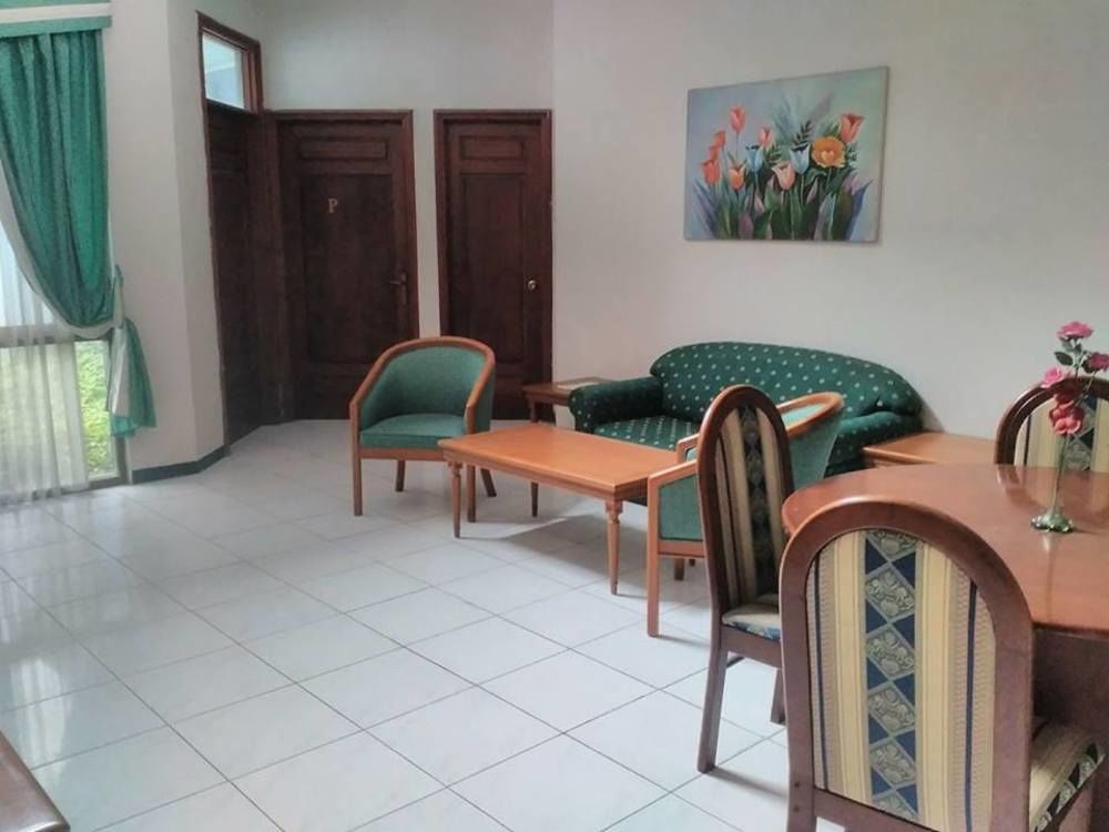 Istana Permata Juanda Otel Sawotratap Dış mekan fotoğraf