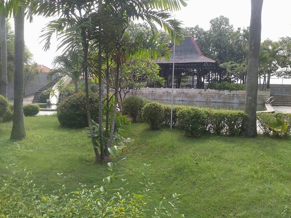 Istana Permata Juanda Otel Sawotratap Dış mekan fotoğraf