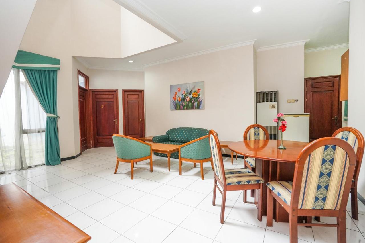 Istana Permata Juanda Otel Sawotratap Dış mekan fotoğraf