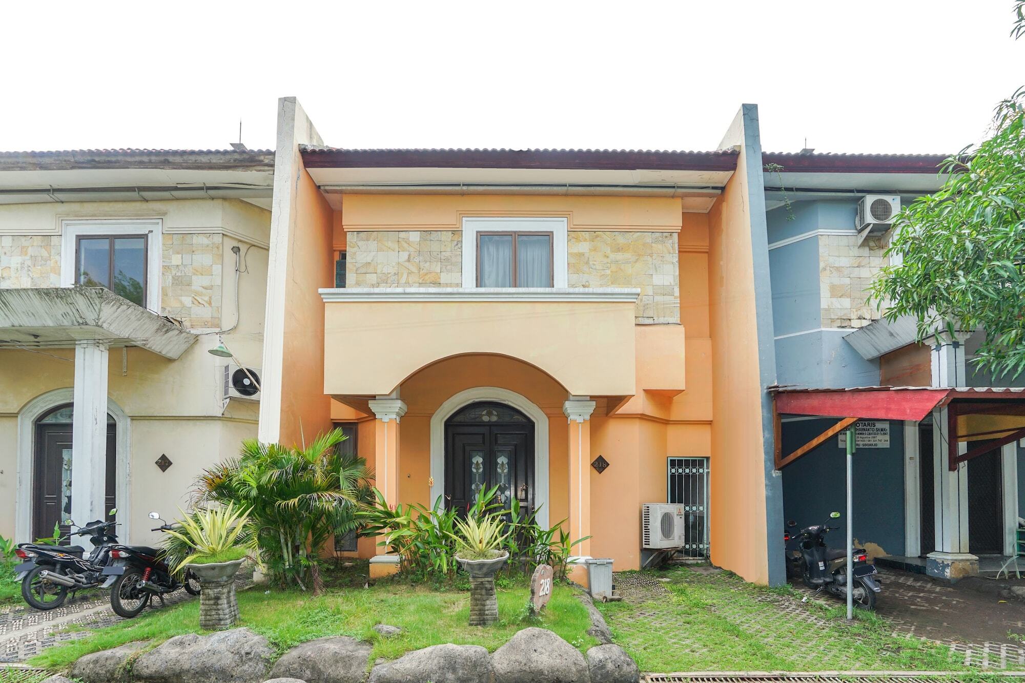 Istana Permata Juanda Otel Sawotratap Dış mekan fotoğraf