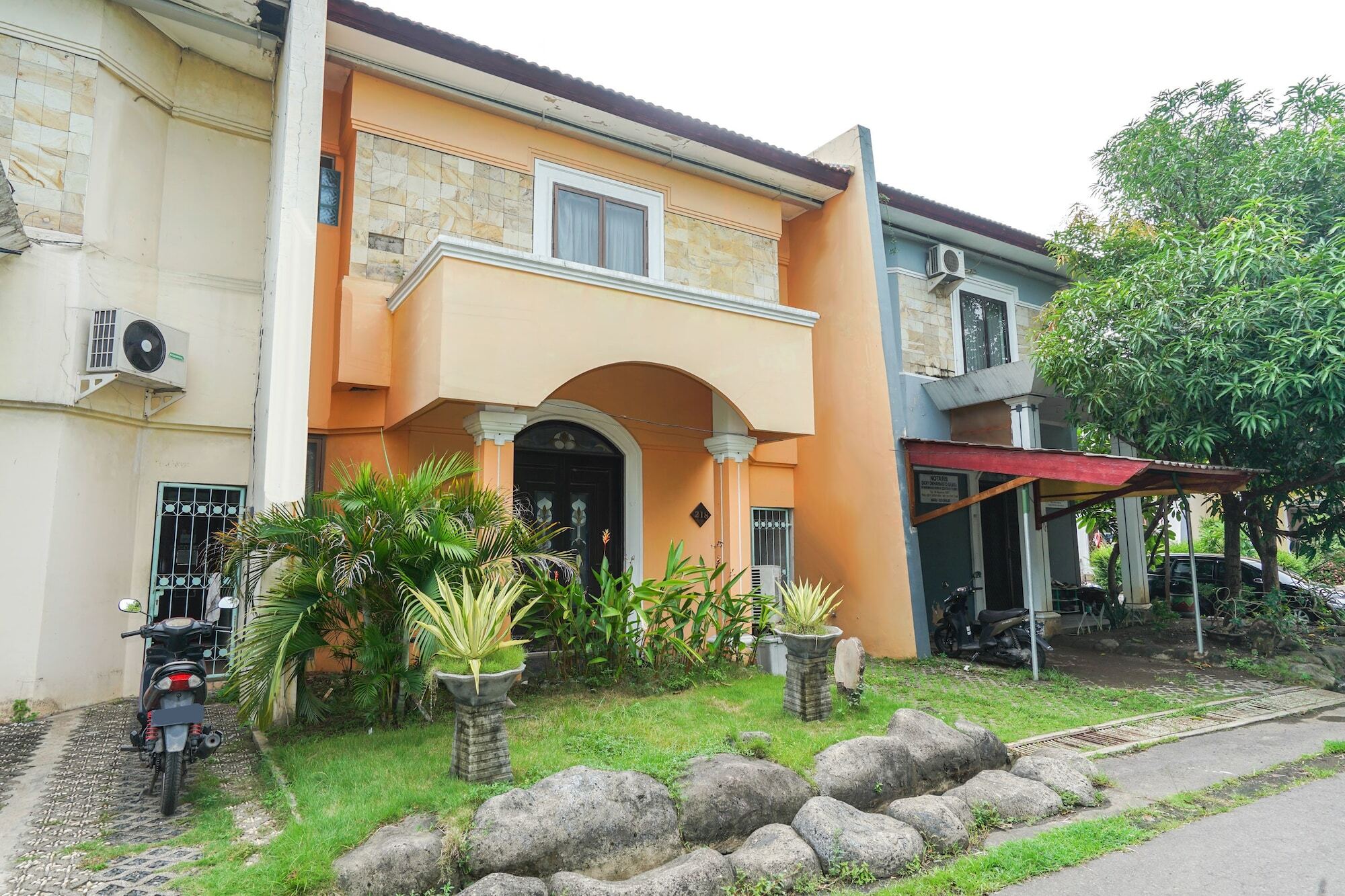 Istana Permata Juanda Otel Sawotratap Dış mekan fotoğraf